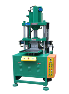 定製四柱推拉油壓（yā）機MQF303